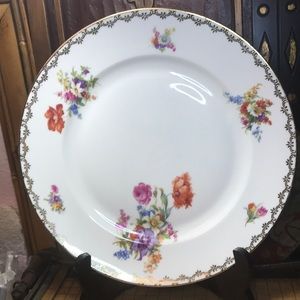 H & Co Selb Bavaria Germany Heinrich US Zone Poppy Floral Dinner Plate 10 1/8”